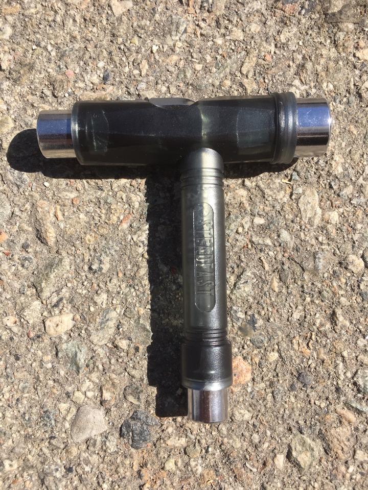 Steadfast Skate T-Tool ( Rubber ) - Target KSA - متجر هدف